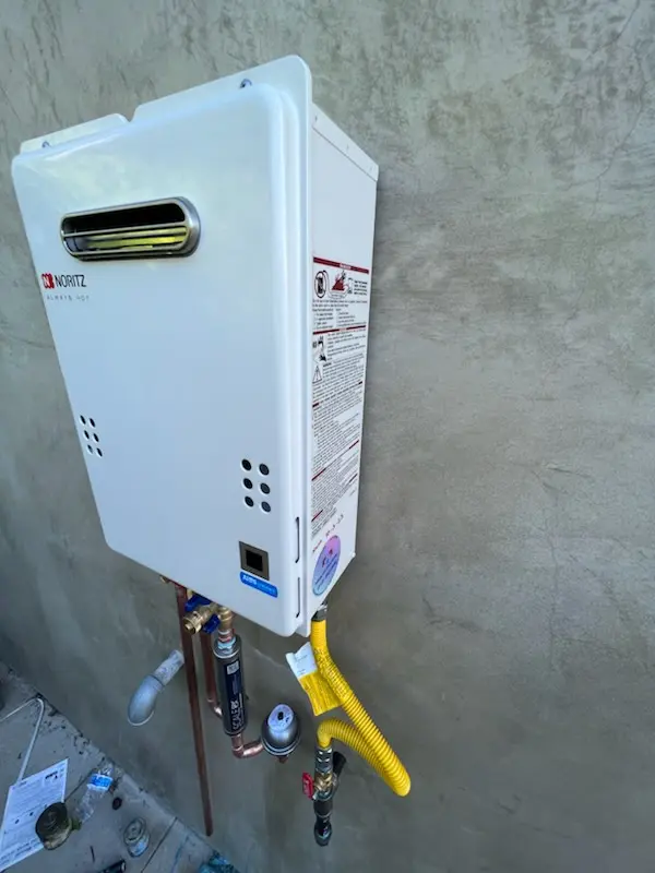 Tankless water heater installation for East Grossdale homes
